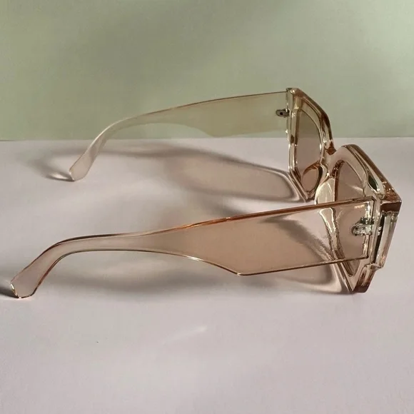 Peach Oversized Square Glasses with Protective Case - Picture 5 of 6